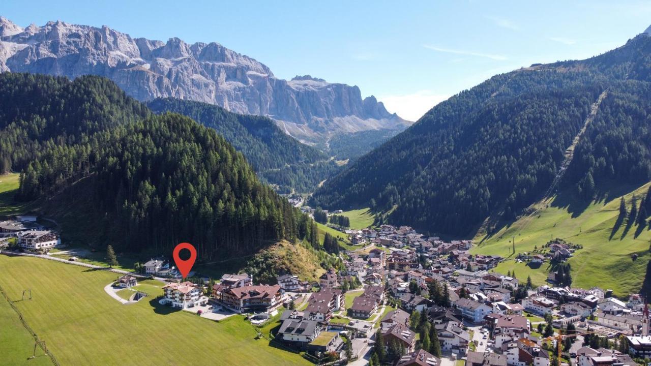 Garni Hotel Bel Vert Selva di Val Gardena Dış mekan fotoğraf