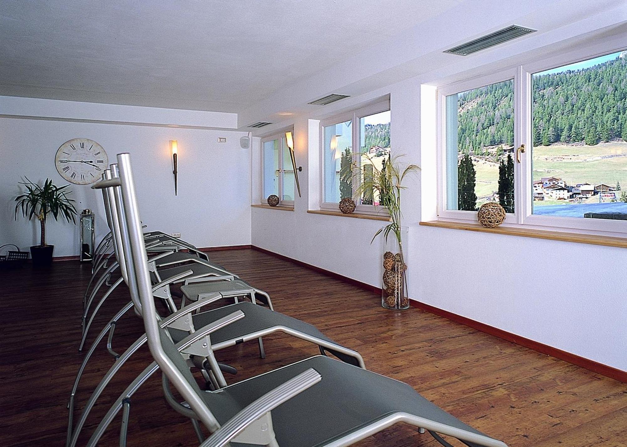 Garni Hotel Bel Vert Selva di Val Gardena Dış mekan fotoğraf