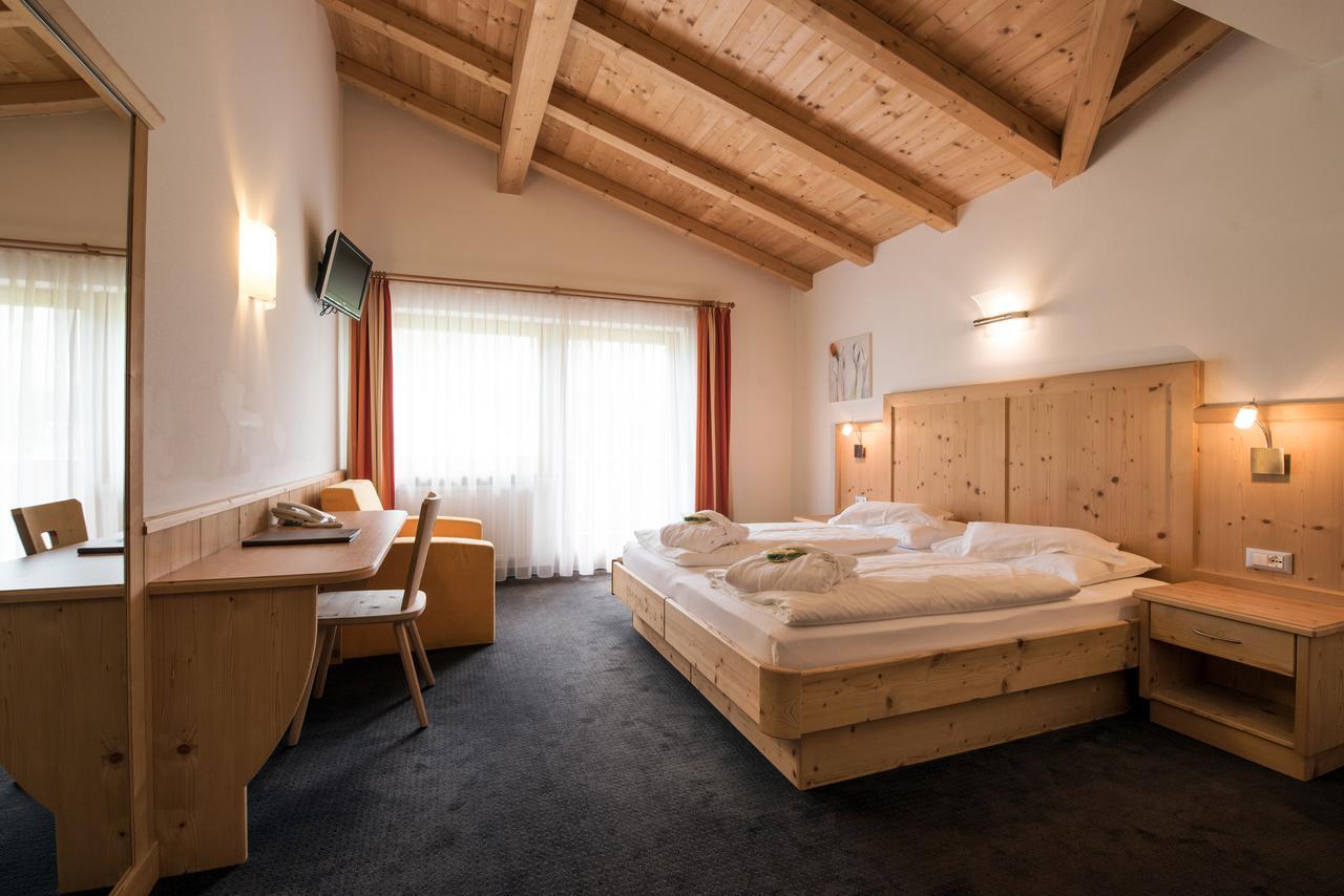 Garni Hotel Bel Vert Selva di Val Gardena Dış mekan fotoğraf
